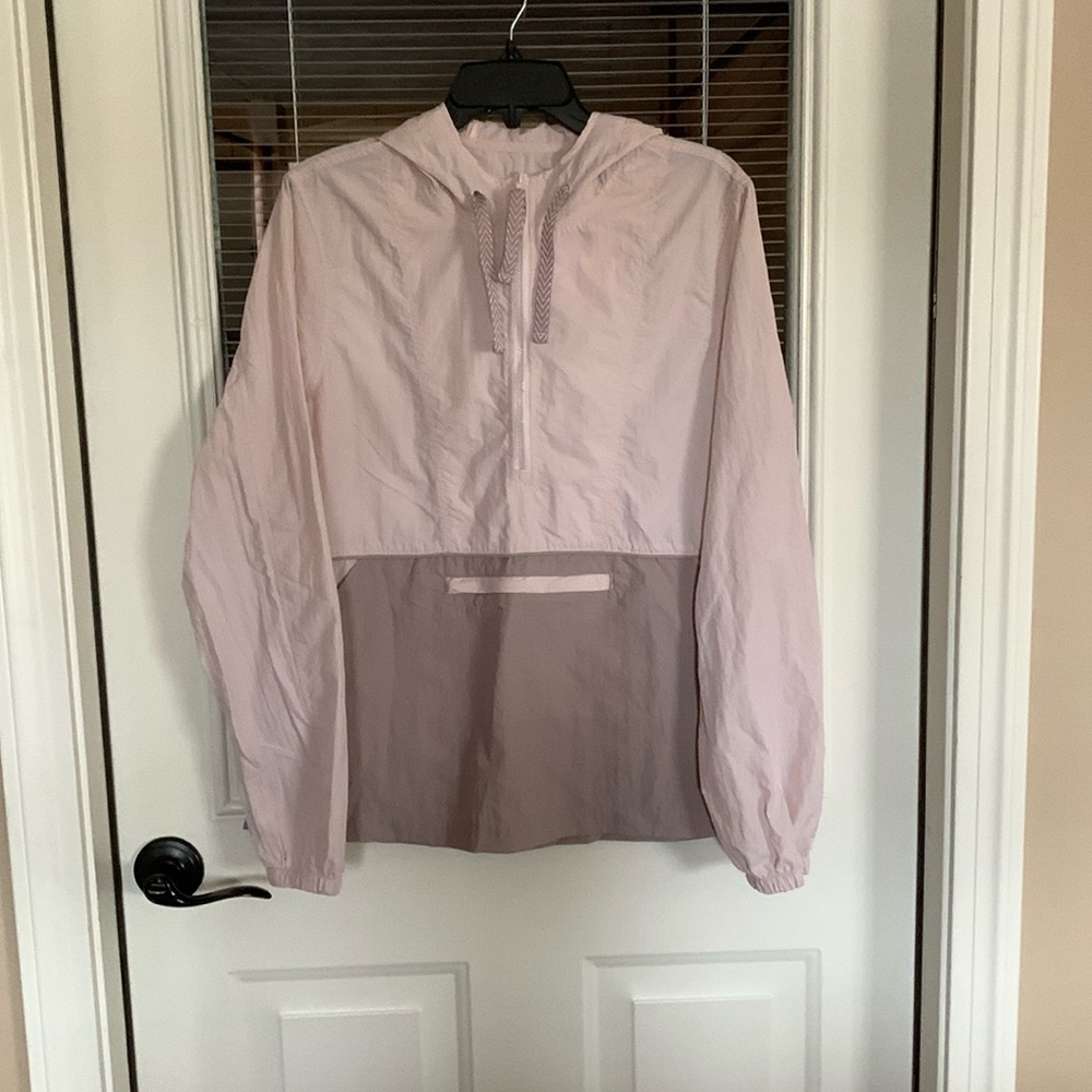 Thread & Supply mauve Pink, Hooded, 1/2 Zip Pullover Windbreaker. Women’s Medium